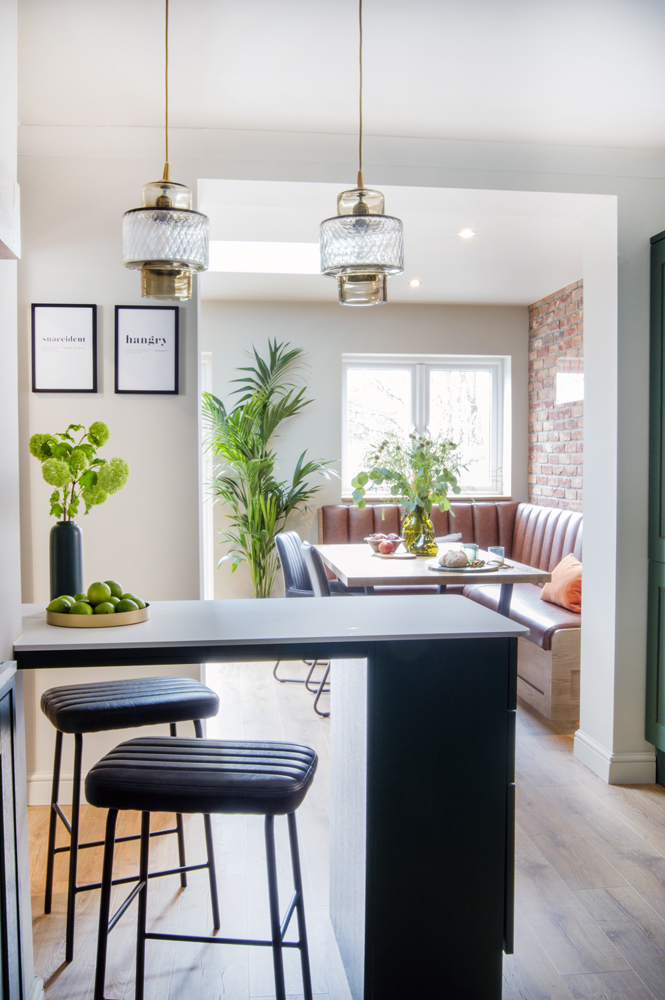 Kitchen dining room broken-plan living
