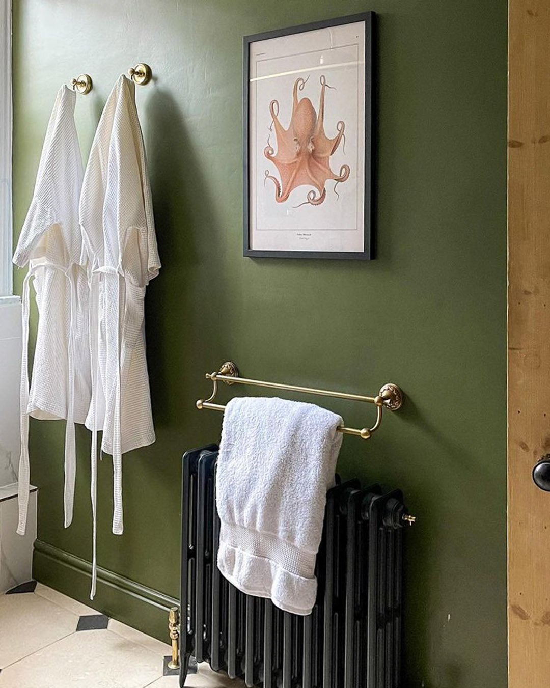 Bathroom in Lick Green 05