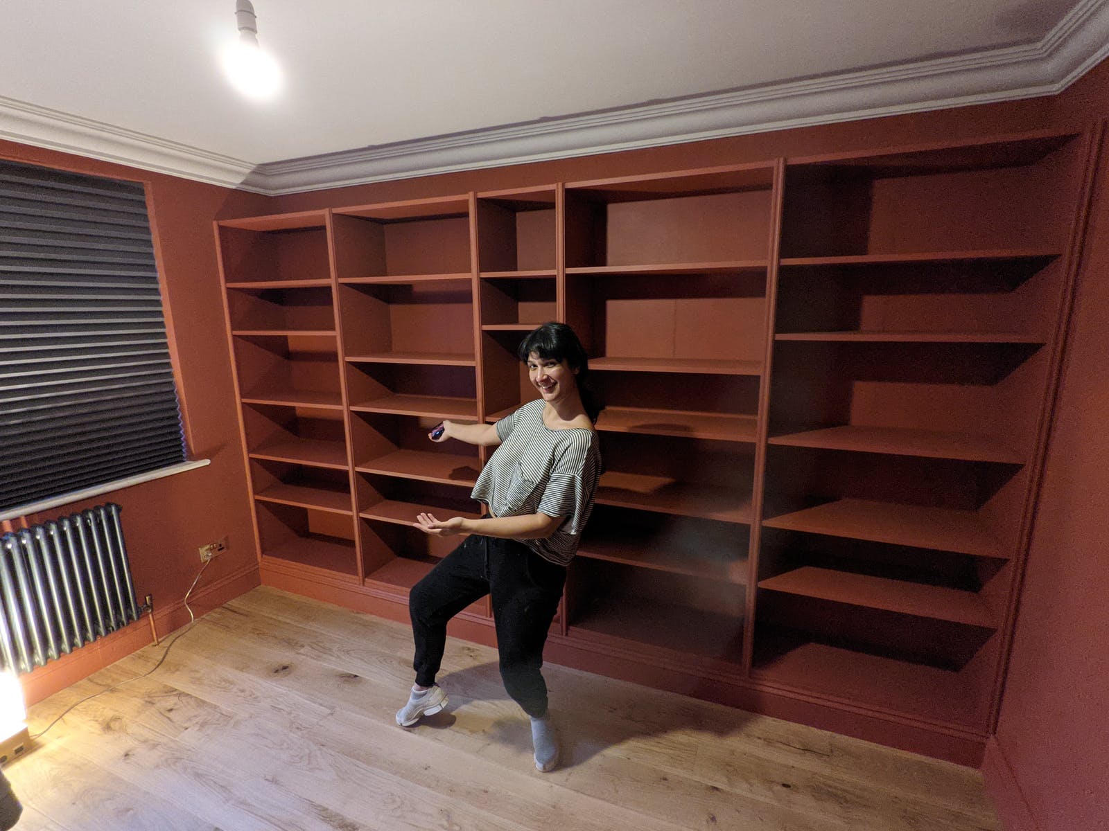 Billy-Bücherregal-Hack, gestrichen in Lick-Farbe Rot 01