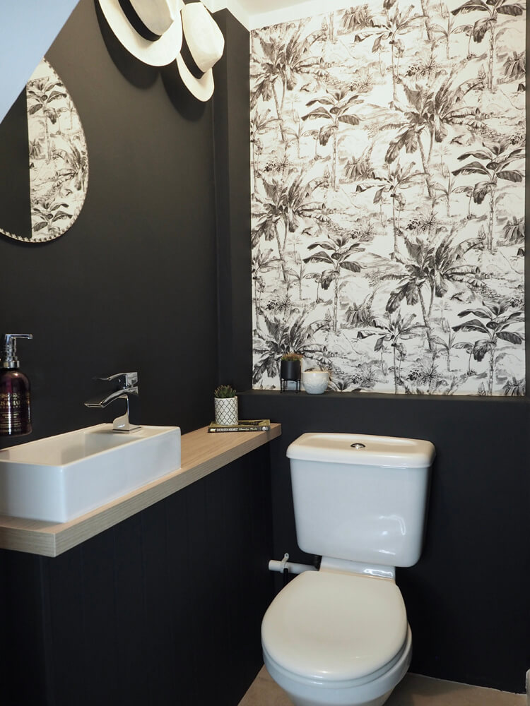 Black and white Japanese inspired bathroom