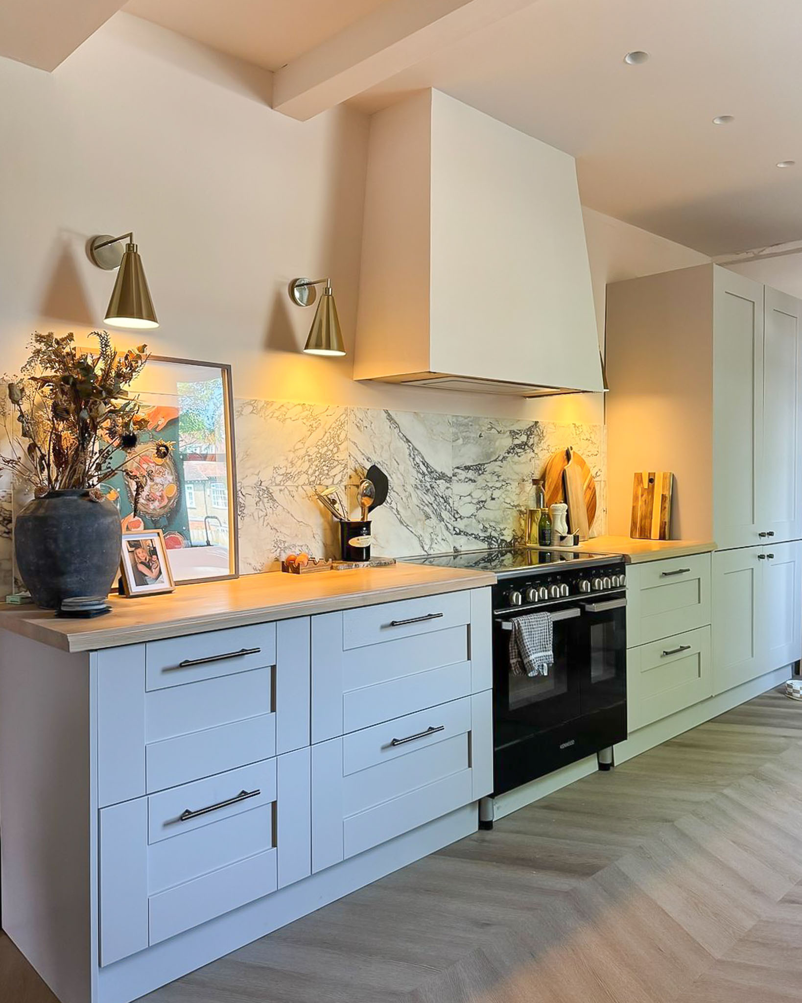 @design_bygeorgie kitchen in Beige 04 and Pink 01
