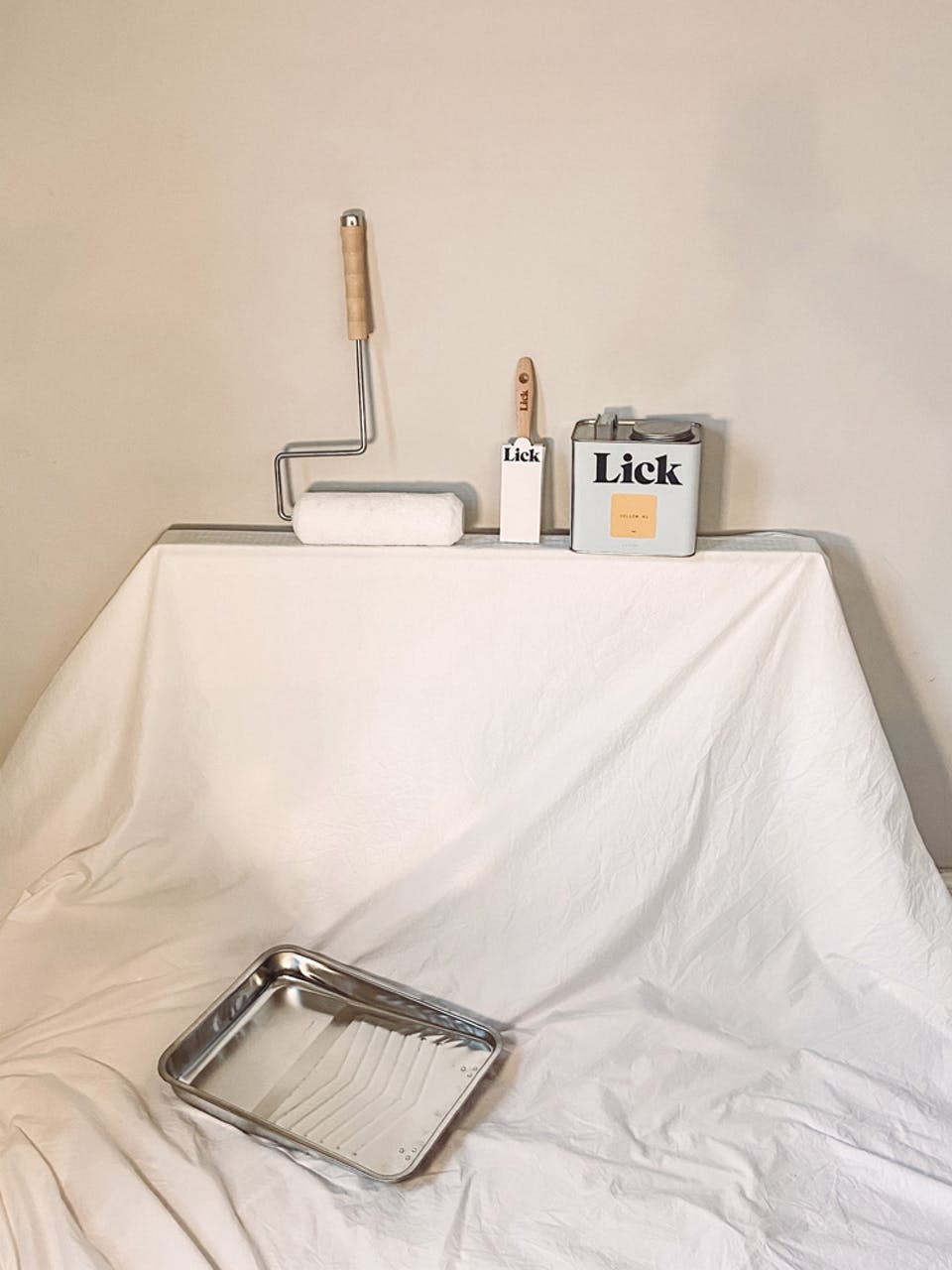 @_farley_and_me_ equipment ready to paint drawers in Yellow 02
