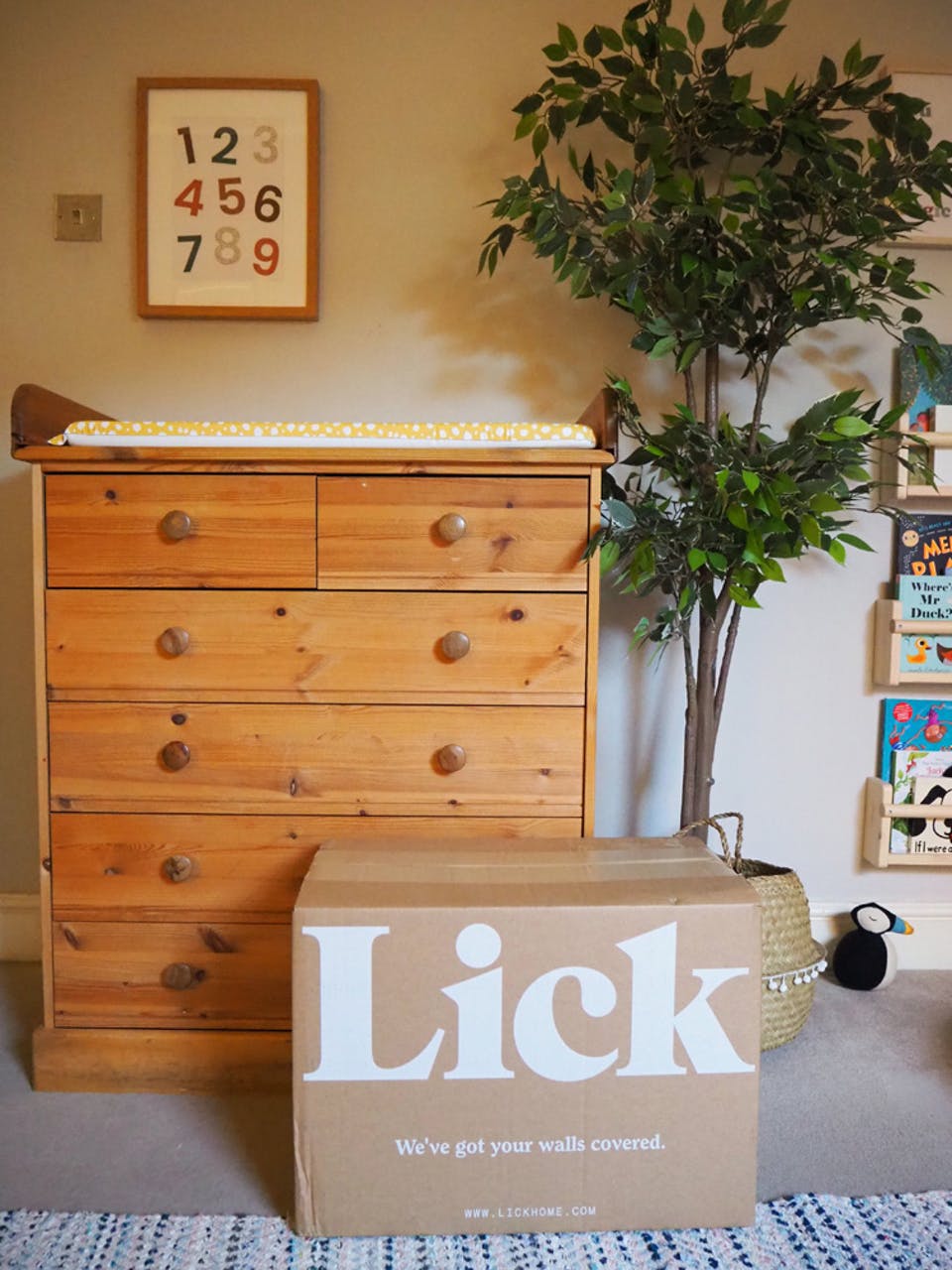 Drawers before transformation courtesey of @_farley_and_me_ with a Lick Tin Yellow 02