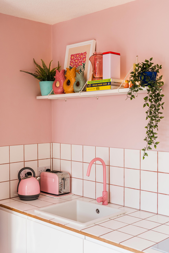 Lindsey Isla's pink 03 painted kitchen