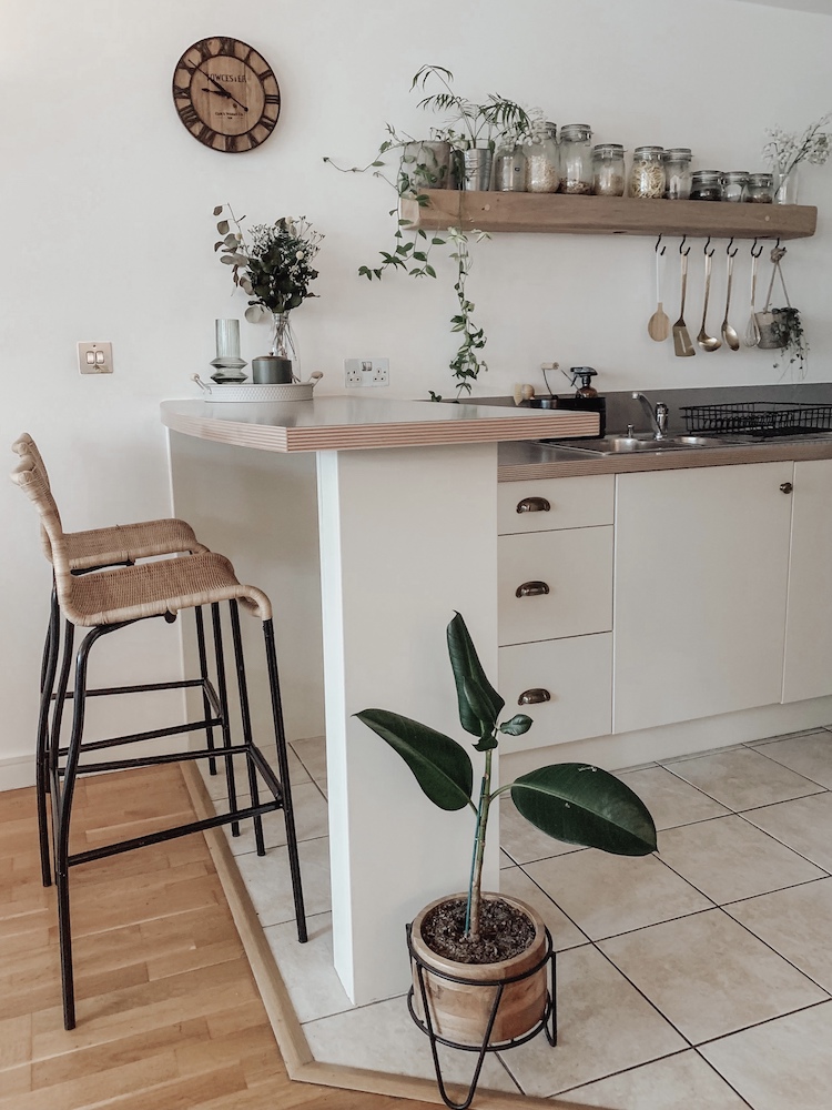 Neutral kitchen with open shelving decorated in Lick Beige 01 paint shade