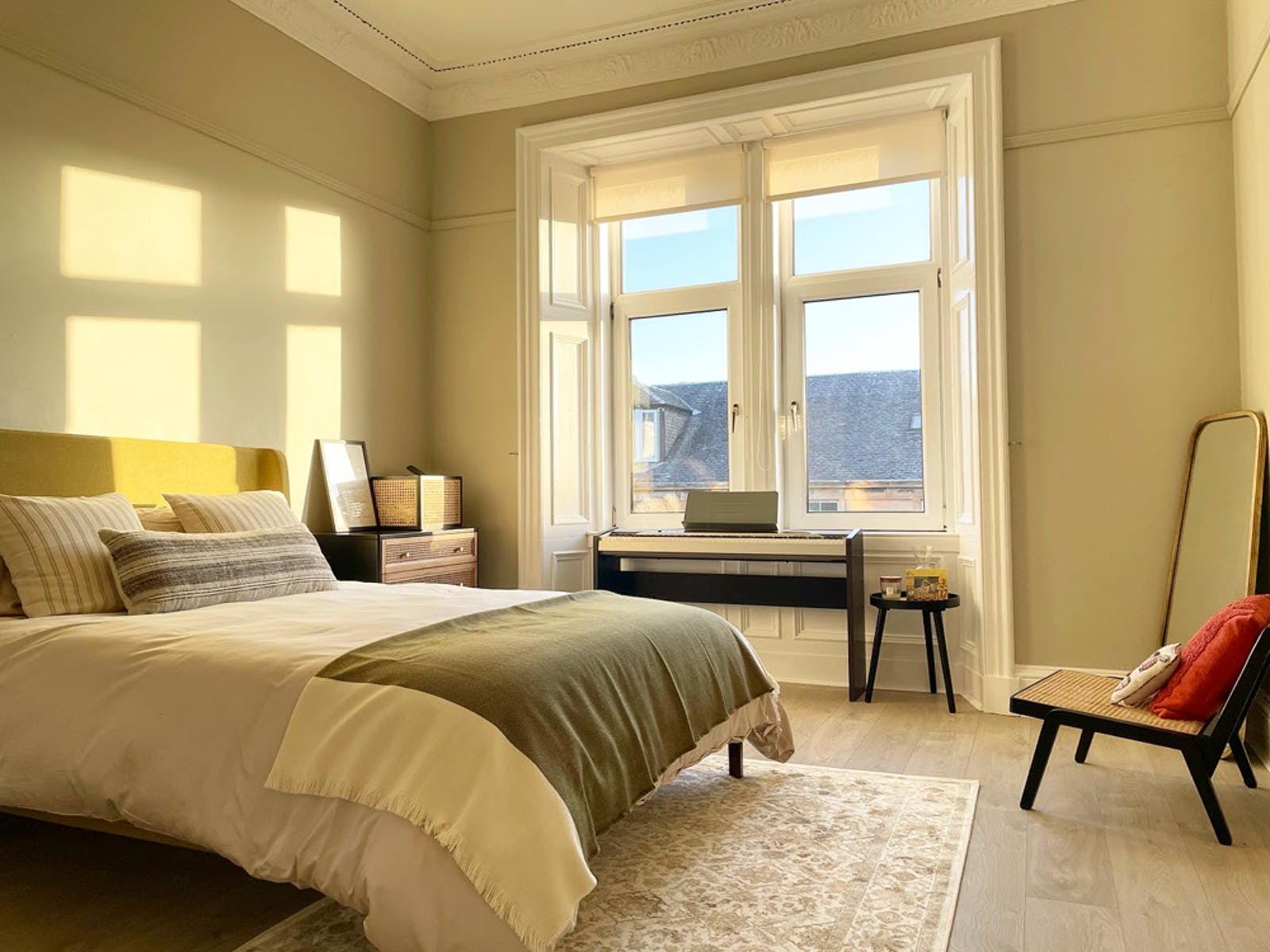 Sunlight bedroom decorated by @LivewithLiv in Greige-02
