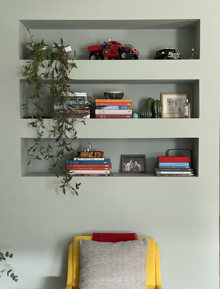 Heimbibliothek-Bücherregale gestrichen in Lick Blue 03