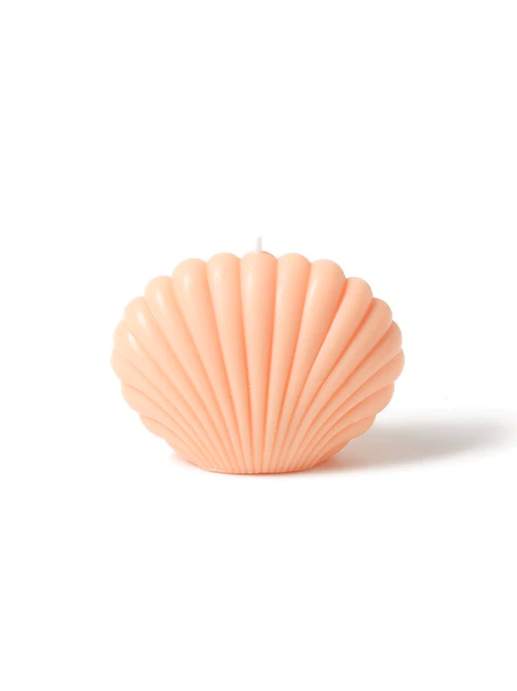 Liars & Lovers shell candle in peach