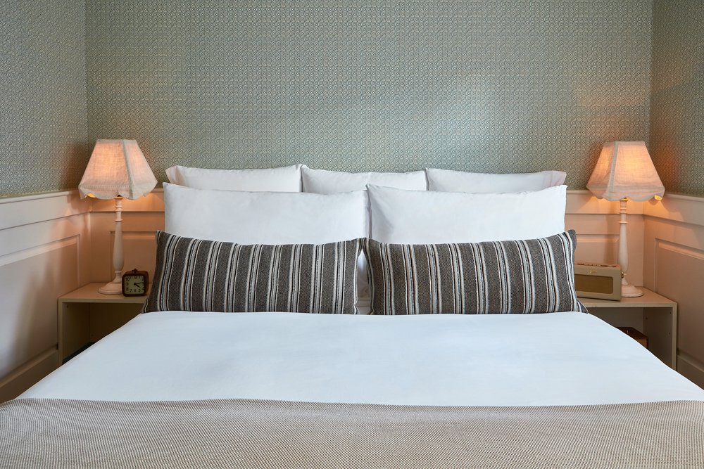 Soho House Dean Street Townhouse Tiny bedroom