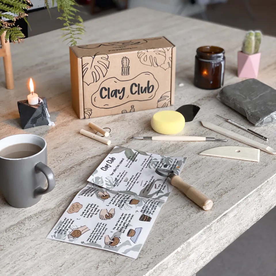 Image of a Clay Club pottery kit 