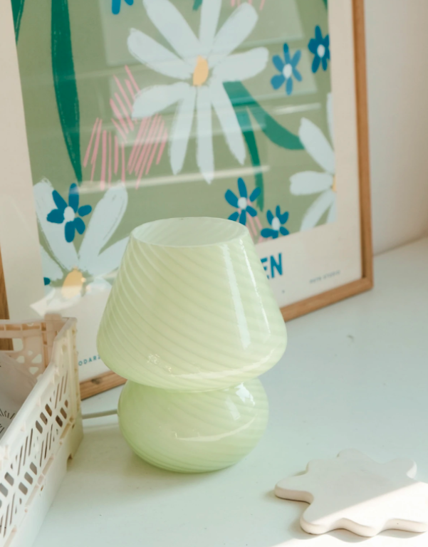 Pistachio green lamp on Ajouter