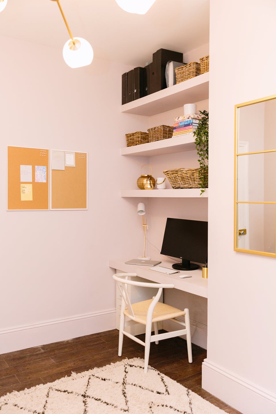 Pink Home Office Setup 