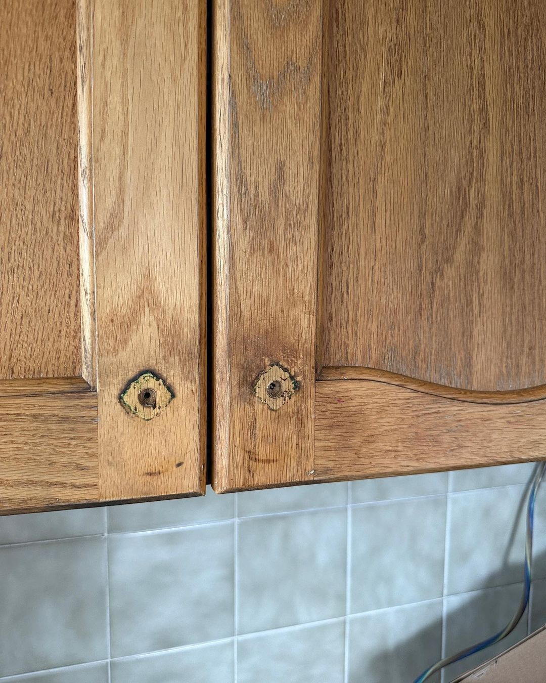 Kitchen cupboards before using Lick and Plank