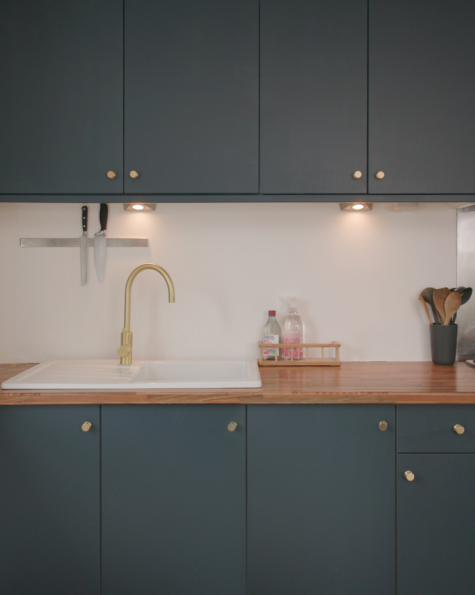 Kitchen in Lick Grey 08