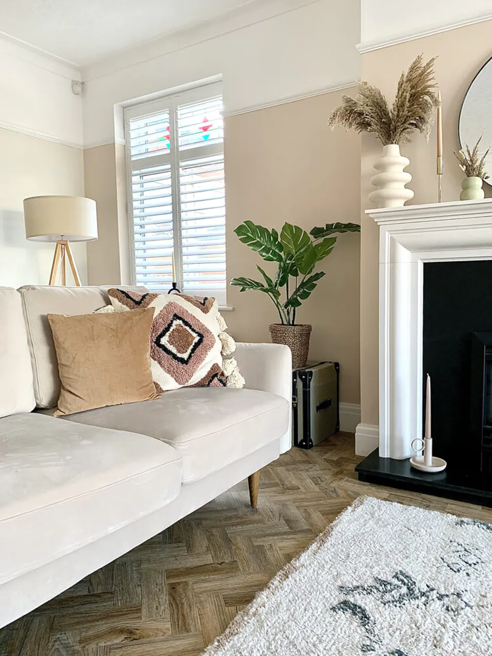 Soft pink living room painted in Lick Pink 02