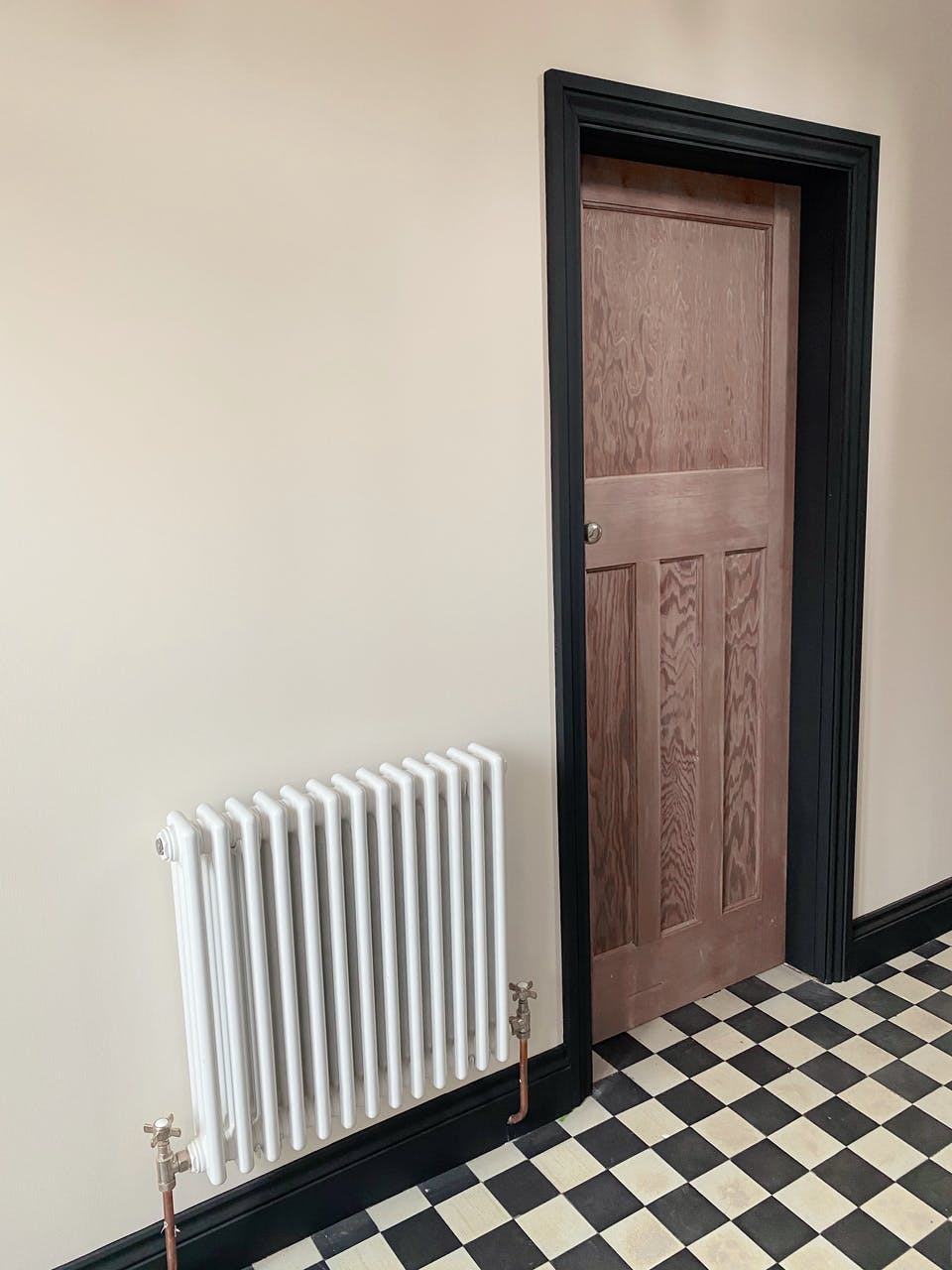 Corridor decorated by @letsmakethishouseahome