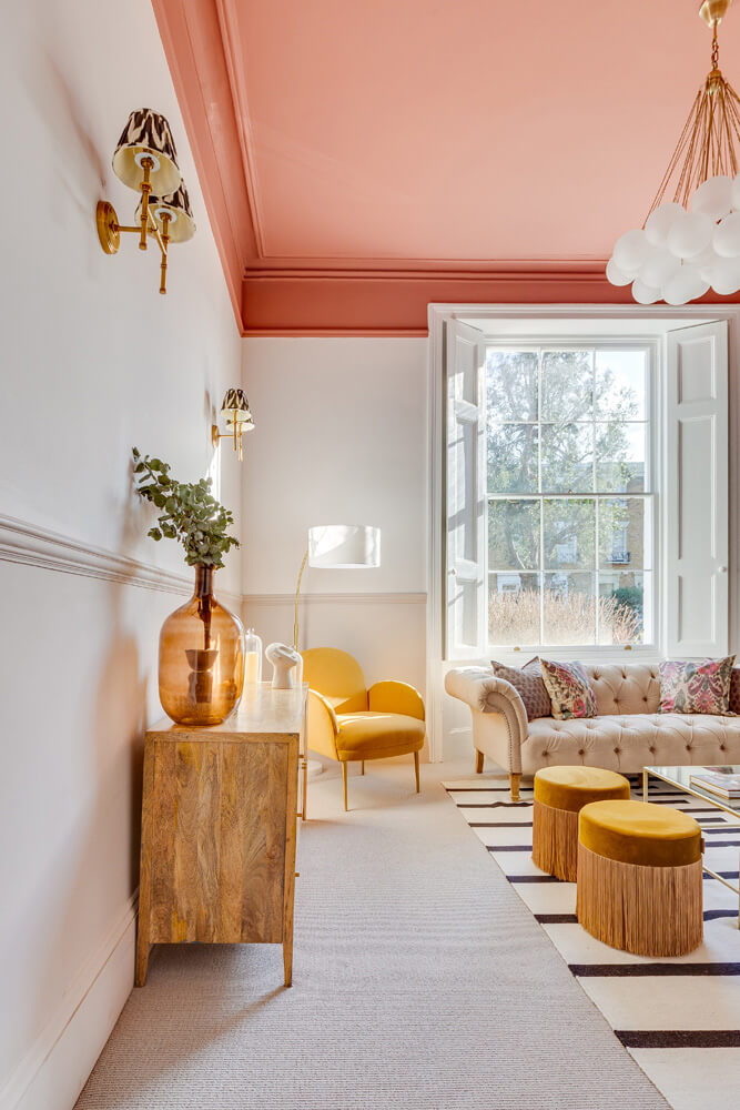 Vibrant living room with Red 03 painted ceiling