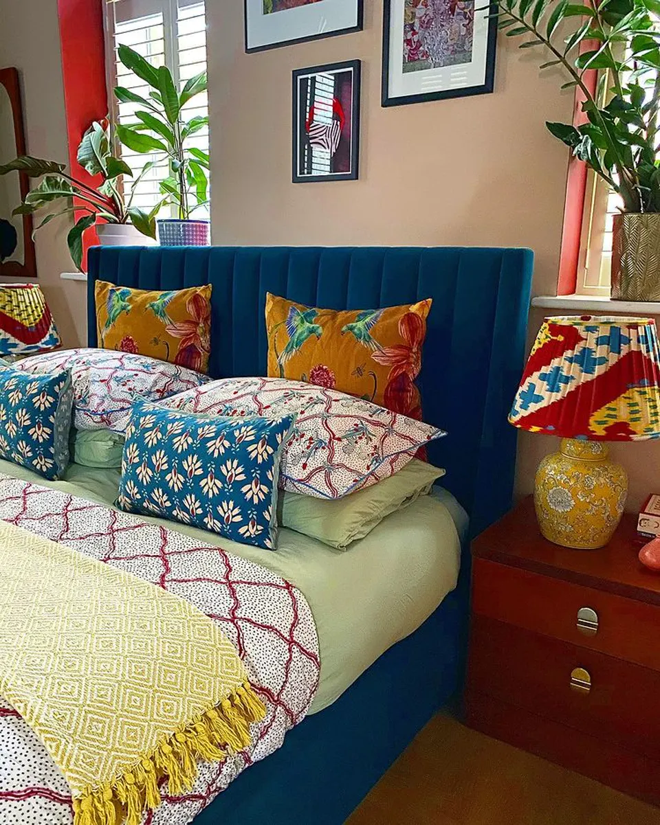 Maximalist interior bedroom