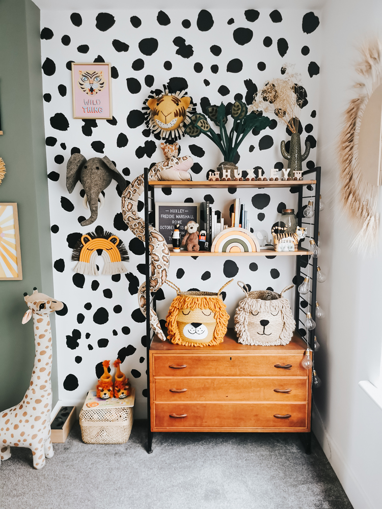 Polka dot mural wall with Lick paint Green 02 gallery wall of animals 