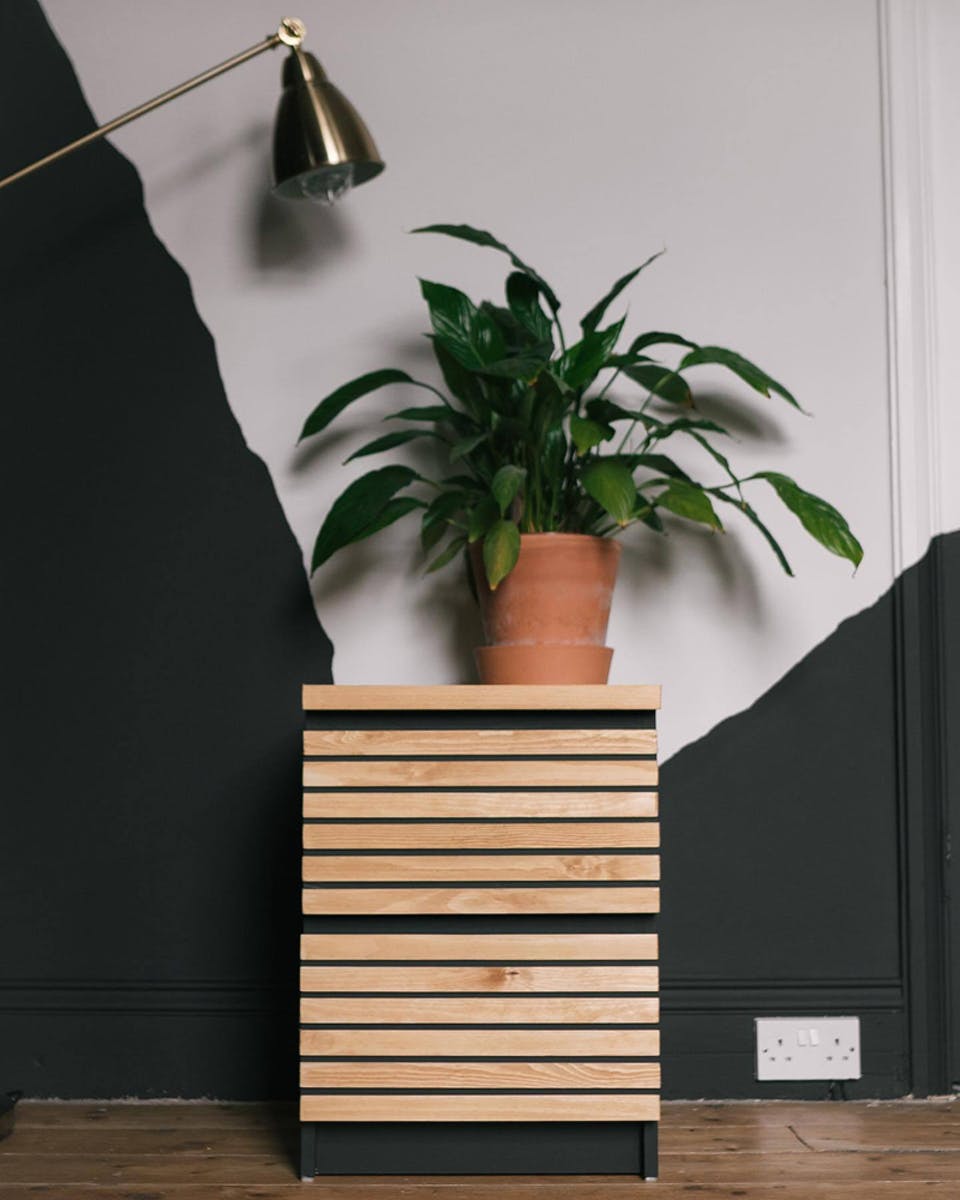 Ikea malm bedside table hack makeover with Lick paint Black 01