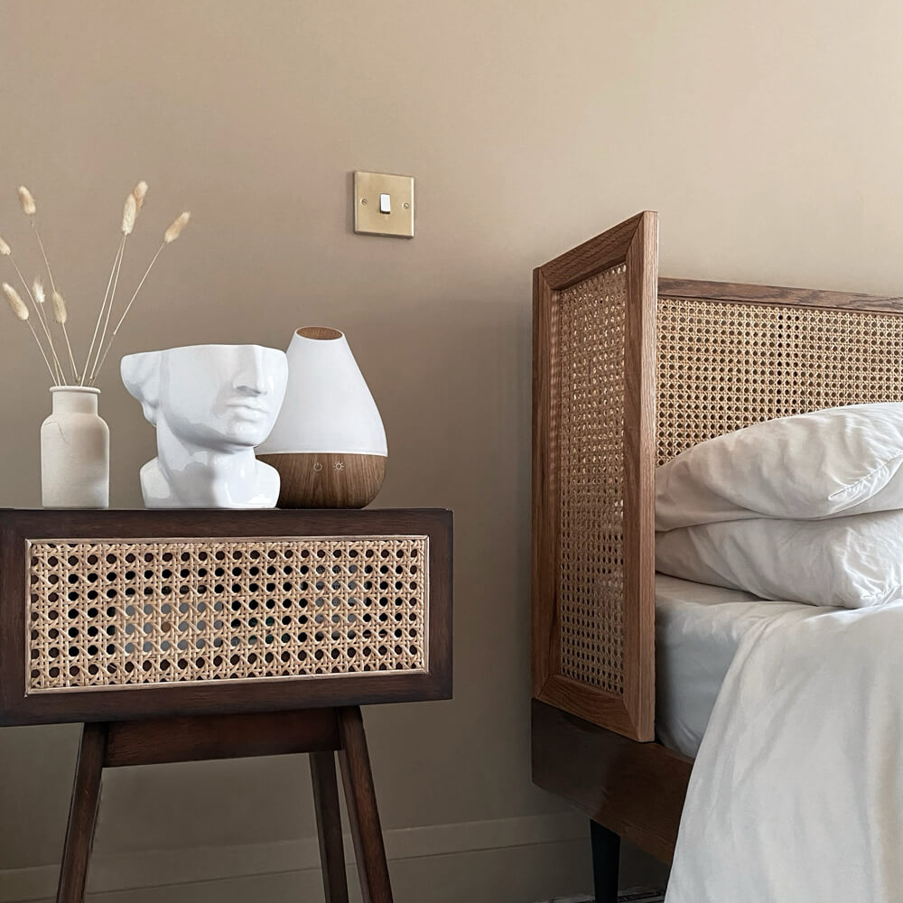 Neutral bedroom with Lick beige 02
