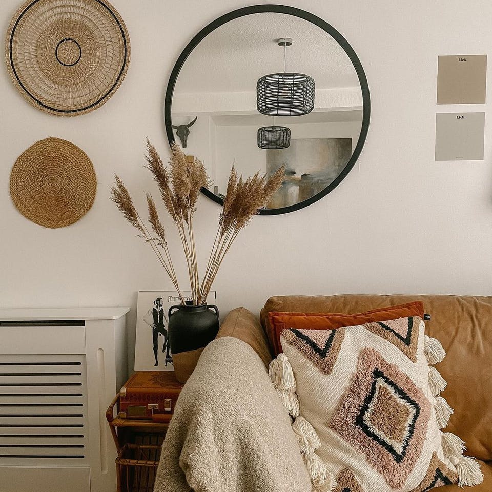 Boho interior style with gallery wall and Lick paint Beige 02